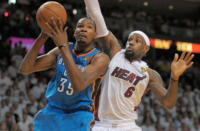 Kevin Durant has scored at least 30 points in 11 straight games, the NBA's longest streak since 2003.